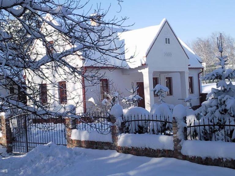 Park Vendeghaz Hotel Herend Exterior photo